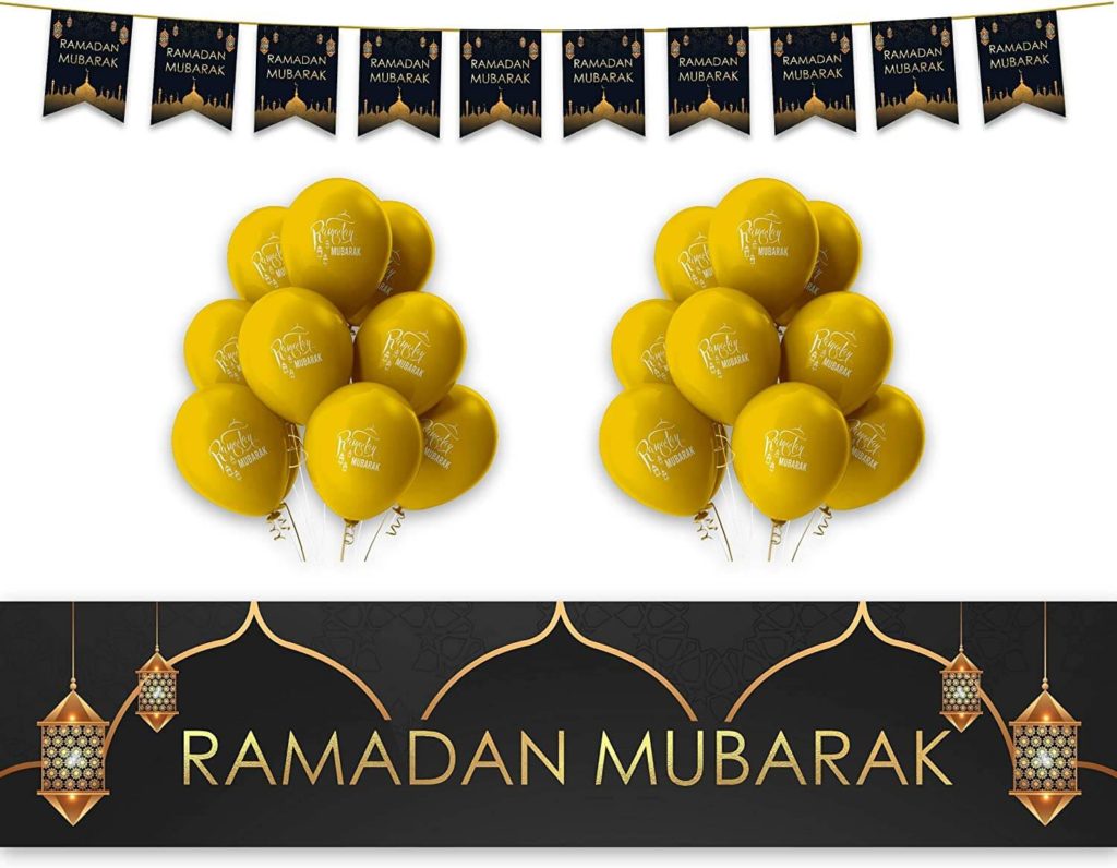 21 Piece Set with Buntings Flags Banners Balloons