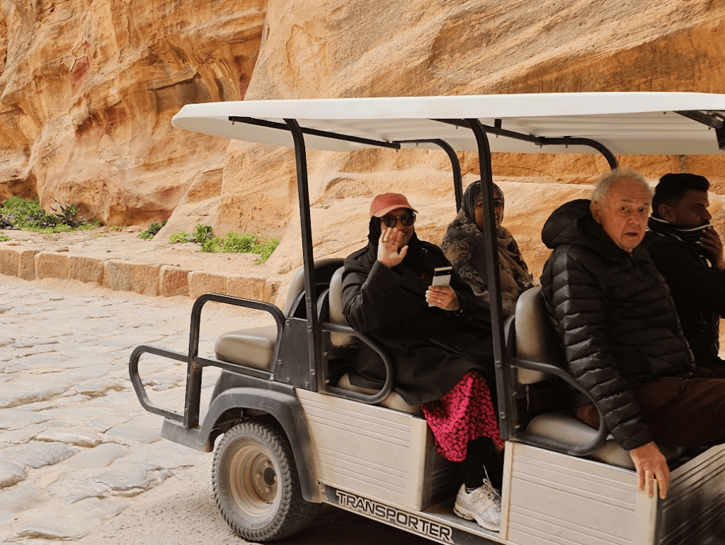 © The Veiled Explorer | Electric Shuttle Petra Jordan